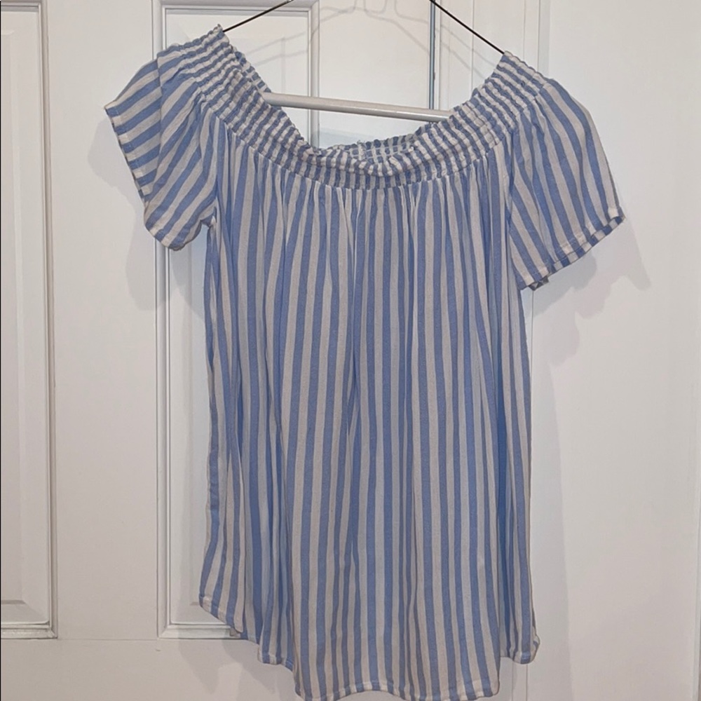 Off The Shoulder shirt